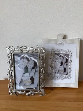 NIB Fetco Home Decor 4x6 Vertical/Horizontal Picture Frame Metal w/Silver Finish